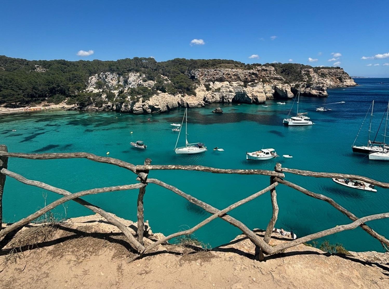 Randonnée sur le GR 223 depuis Ciutadella avec arrivée à Minorque en bateau 